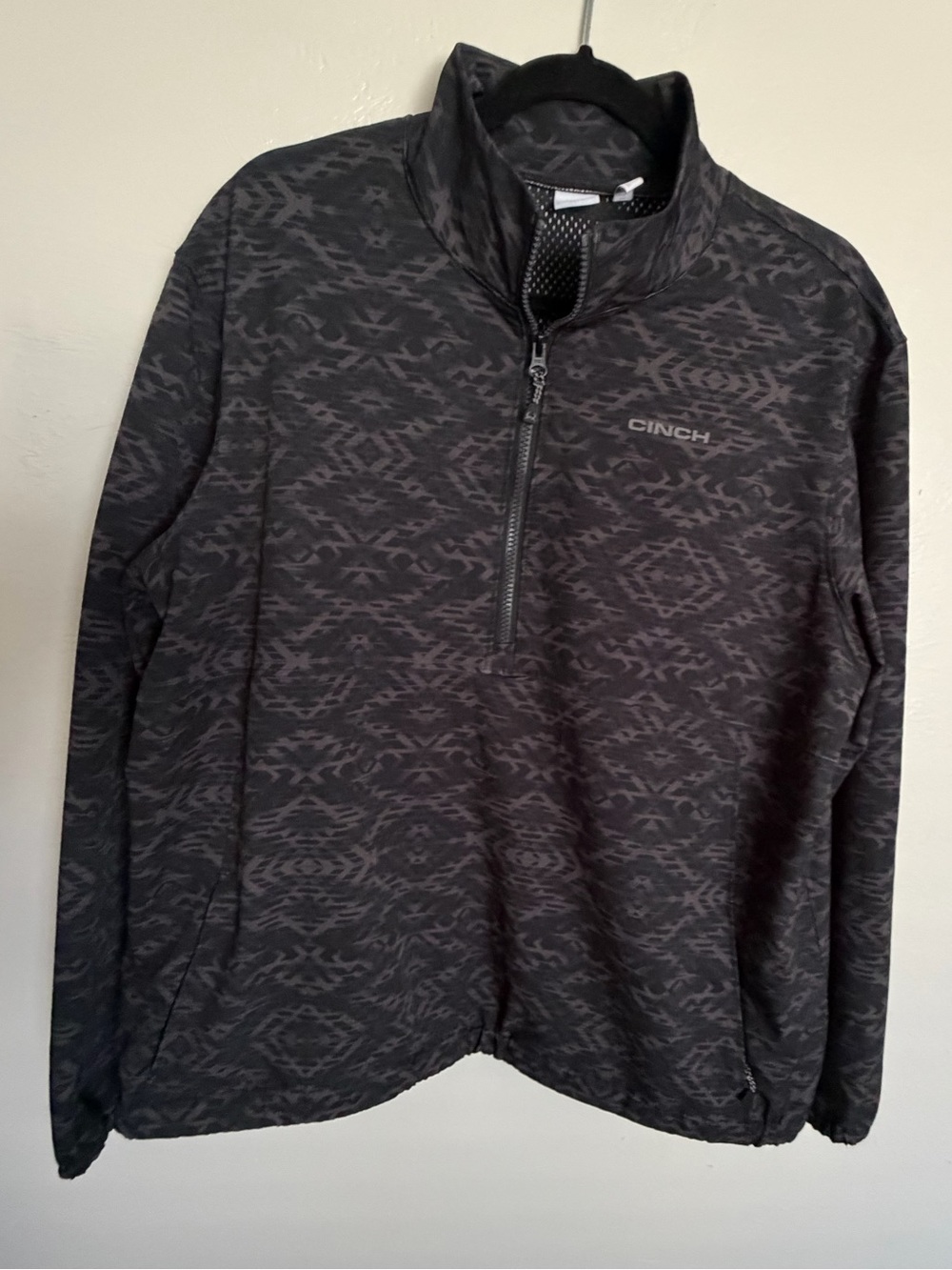 Cinch Women's 1/2 Zip Geometric/Aztec Print Windbreaker in Black